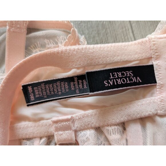 Victorias Secret Sheer Lace Unlined Plunge Underwire Bra Pale Pink Size 38D - Picture 5 of 5